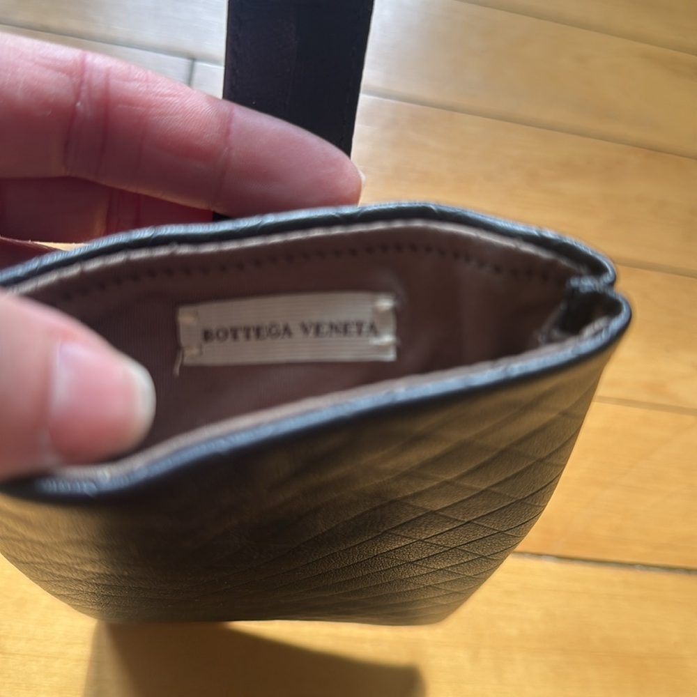 Bottega Veneta sunglasses case & box
Deep brown color - Picture 6 of 10